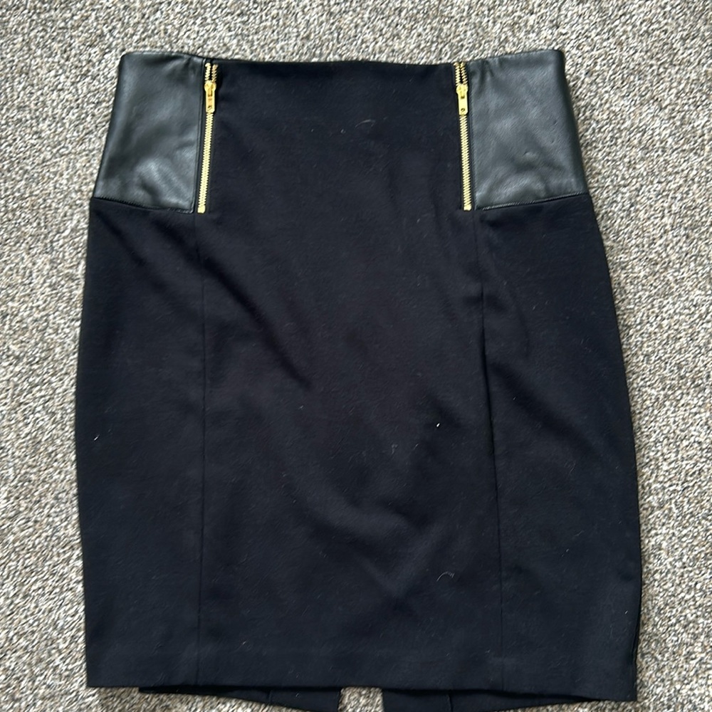 SAKS Knit mini skirt faux leather zippers
